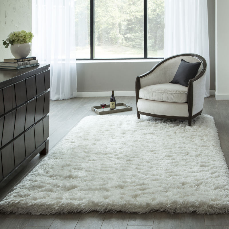 Momeni Snow Shag Ss-01 White Room Scene | H&R Carpets & Flooring