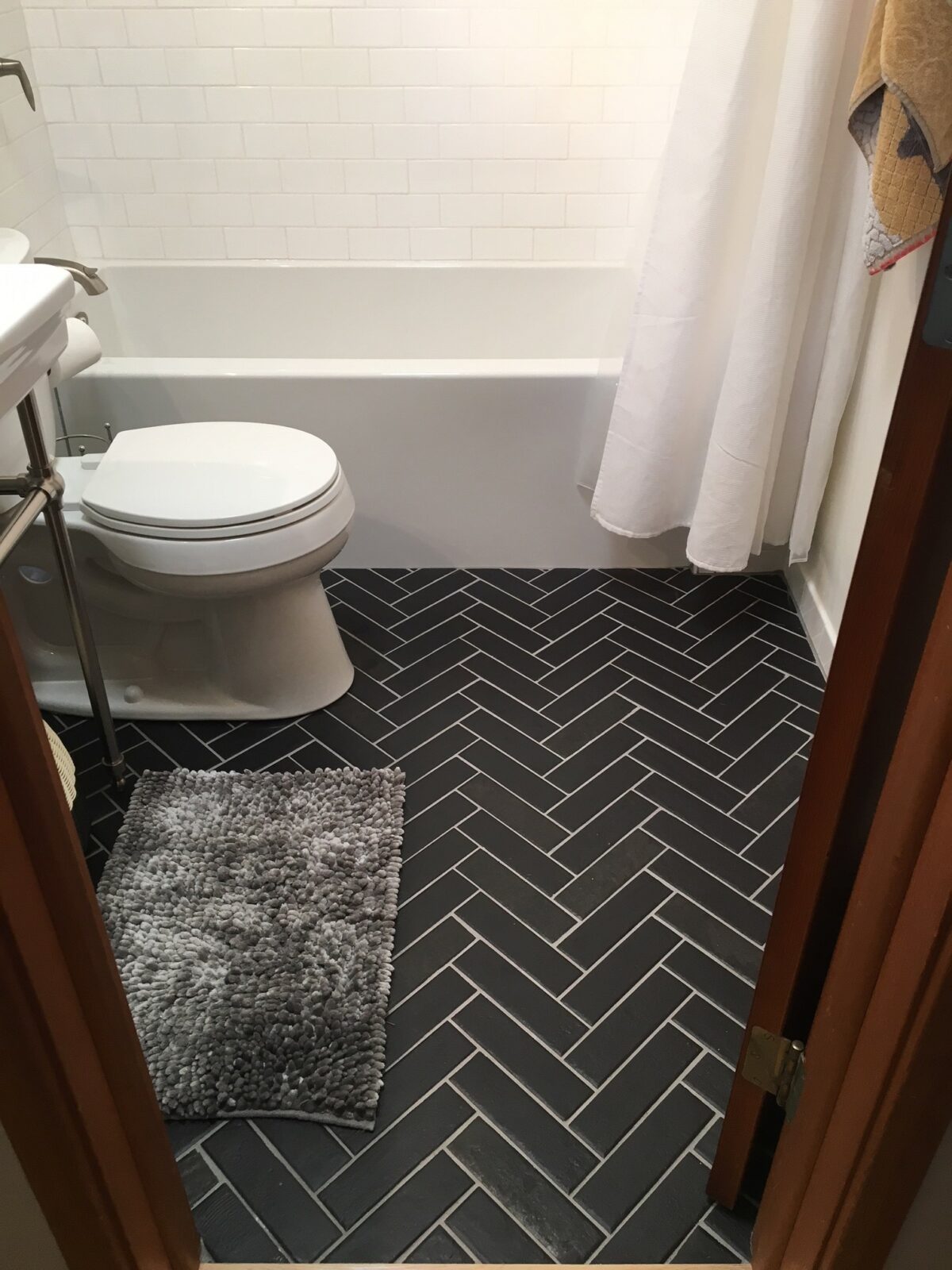 Bathroom tiles | H&R Carpets and Flooring